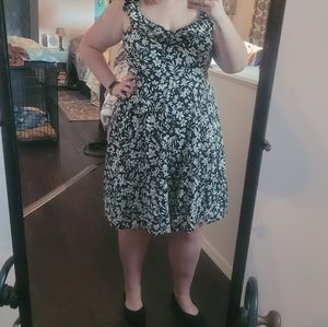 Black and White Old Navy Floral Dress XL